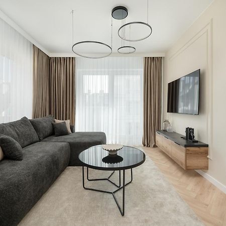 Elegancki Apartament Z Parkingiem Blisko Starego Miasta By Noclegi Renters Wrocław Exteriör bild