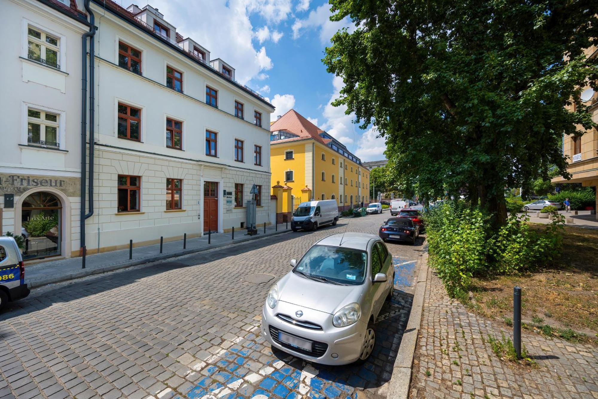 Elegancki Apartament Z Parkingiem Blisko Starego Miasta By Noclegi Renters Wrocław Exteriör bild